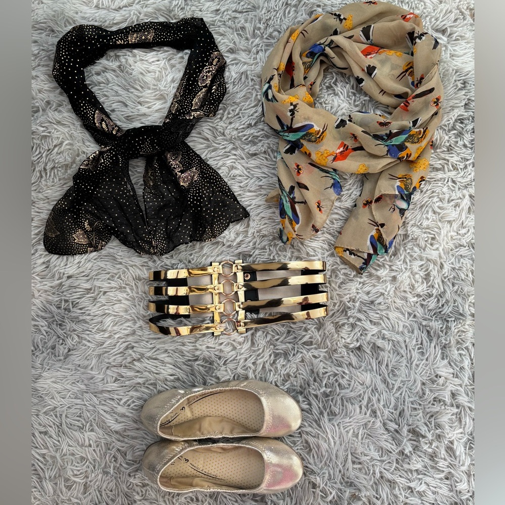 Scarf, belt and shoe bundle